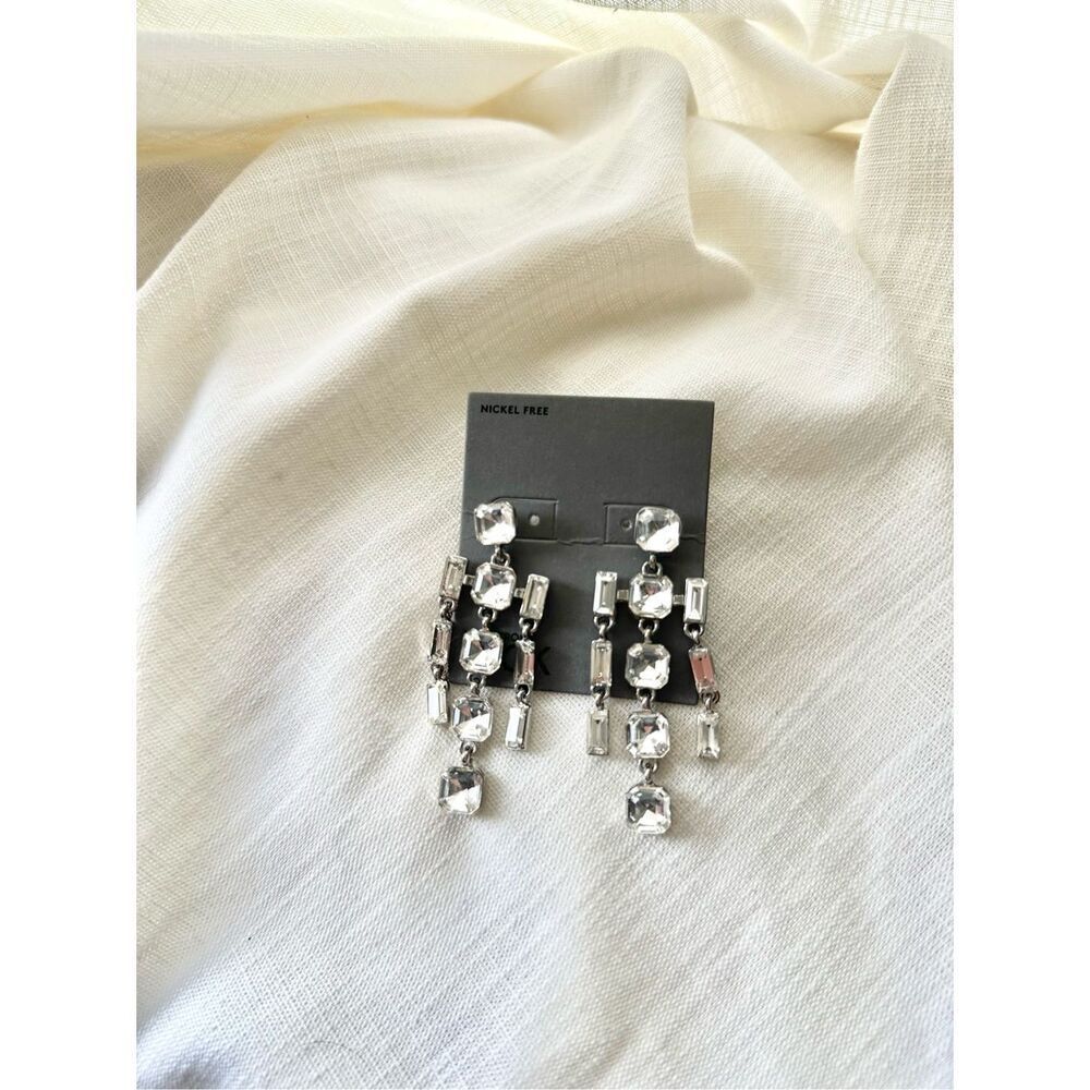 Nordstrom‘s glamorous style chandelier earrings